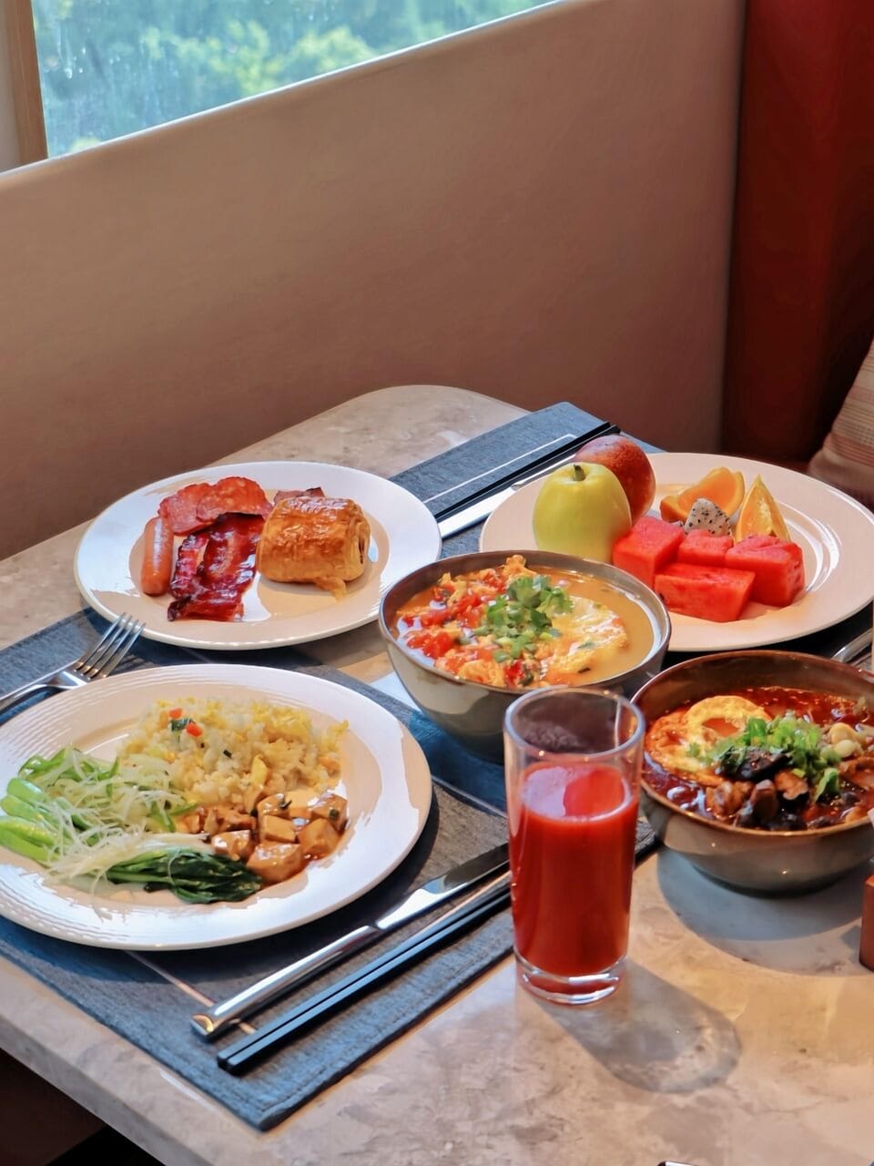 Daily buffet breakfast for a fee