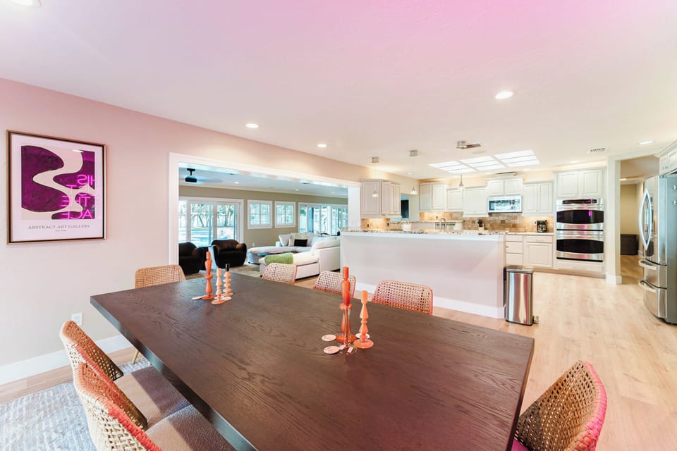 Deluxe Villa, 5 Bedrooms, Garden View | Dining room