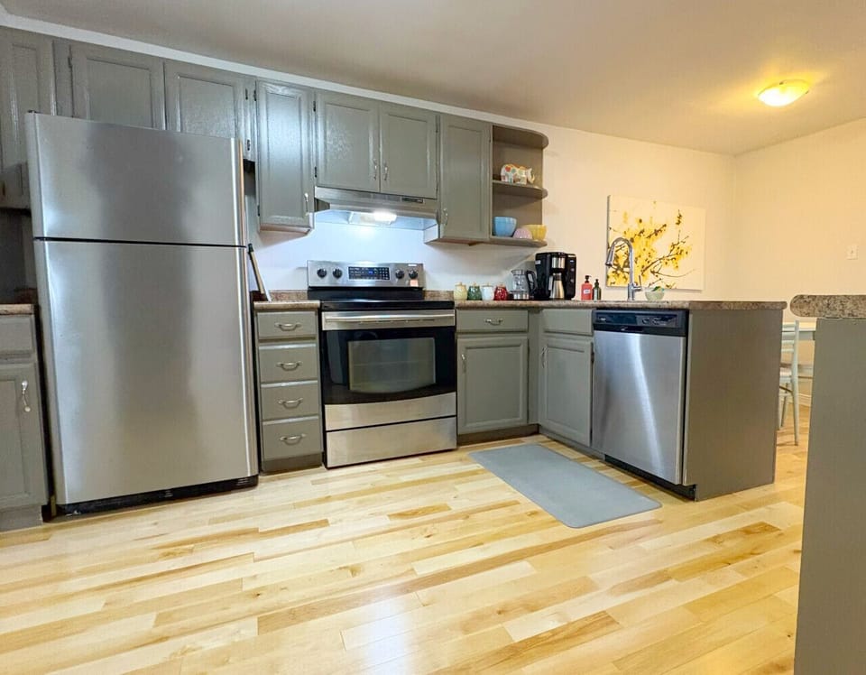 Gather and cook with ease in the large, fully equipped eat-in kitchen—perfect for preparing big family meals and sharing time together. With plenty of space to cook, dine, and connect, it’s the heart of the home for making your Happy House memories.