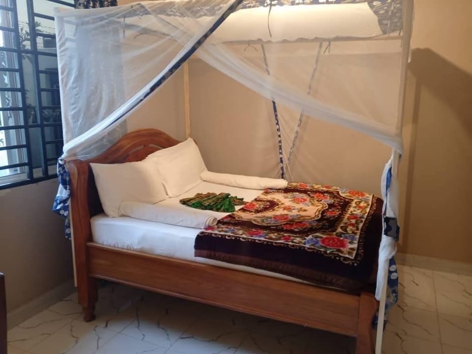 Deluxe Double Room | Iron/ironing board, free WiFi