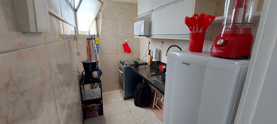 Basic Apartment | Private kitchen | Fridge, microwave, oven, coffee/tea maker