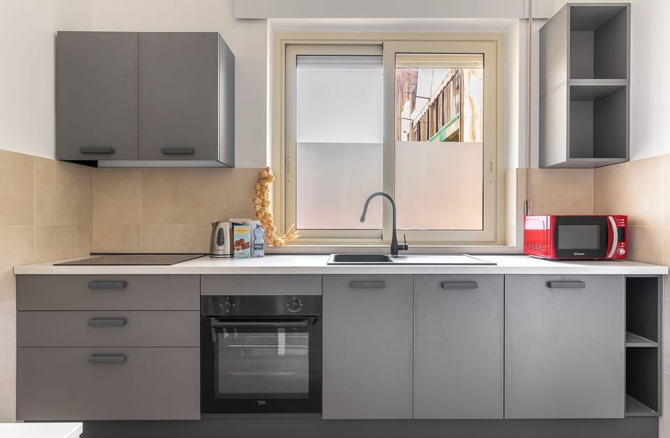 Standard Apartment, 2 Bedrooms (Apartment) | Private kitchen | Fridge, microwave, oven, espresso maker