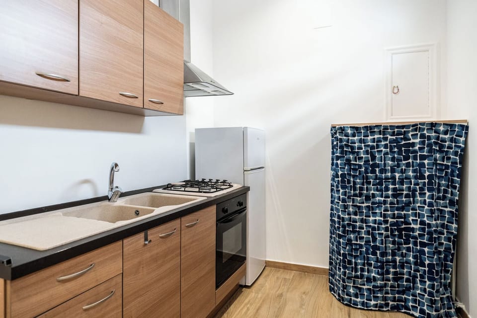 Standard Apartment, 2 Bedrooms (Apartment) | Private kitchen | Oven, stovetop, cookware/dishes/utensils