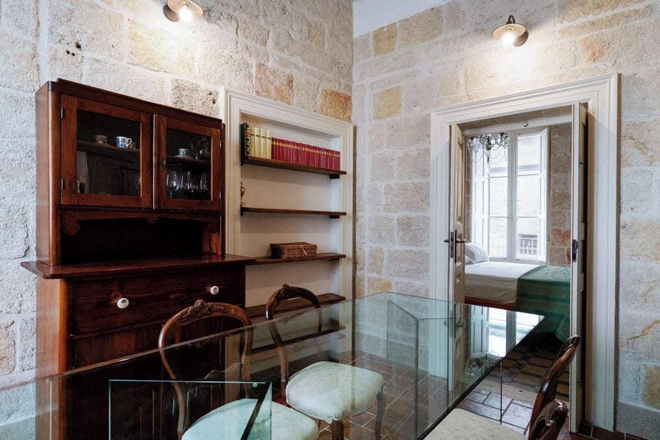 Standard Apartment, 2 Bedrooms (Apartment) | Dining room