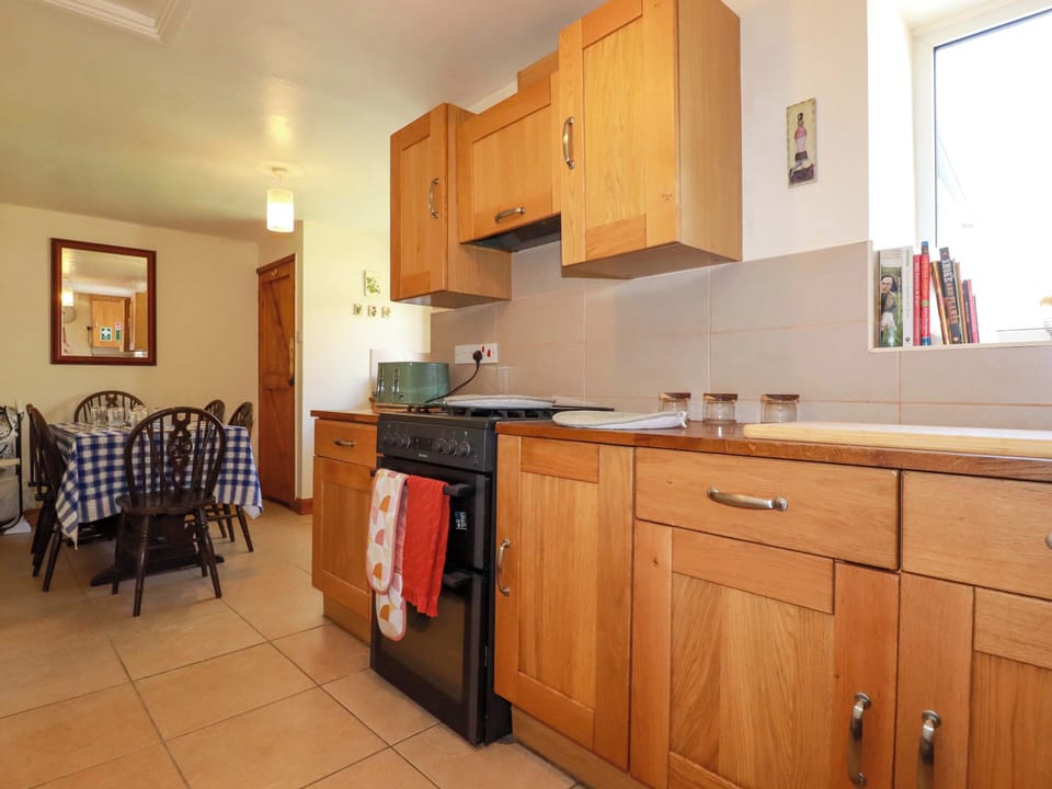 Dishwasher, cookware/dishes/utensils