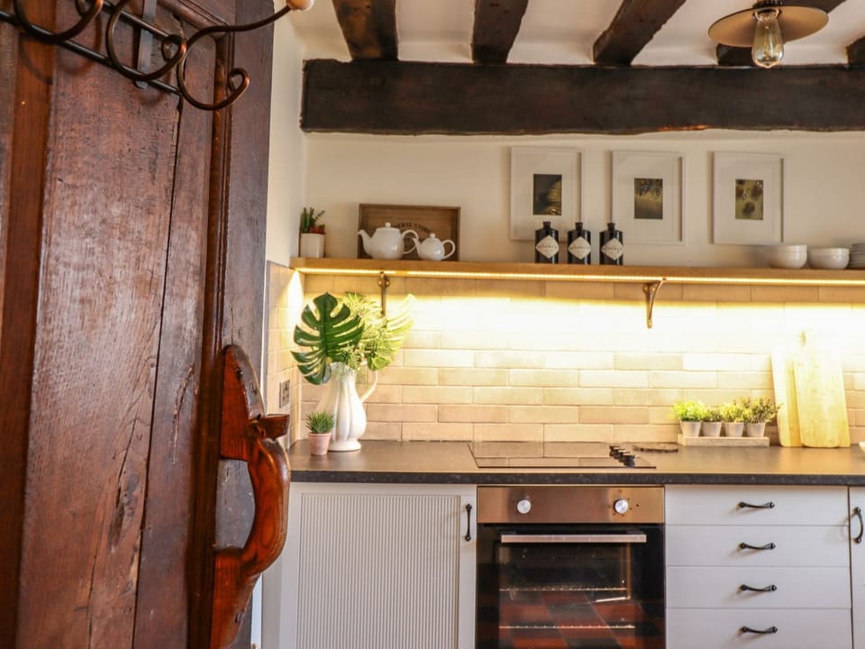 Dishwasher, cookware/dishes/utensils