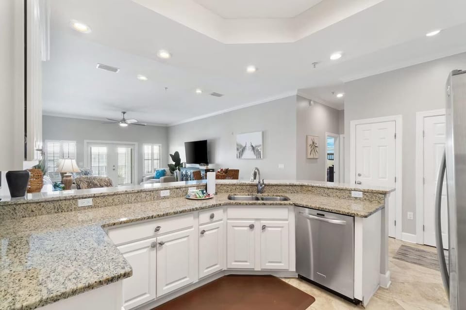 Condo, Multiple Beds (Pavilion Palms 203C) | Interior