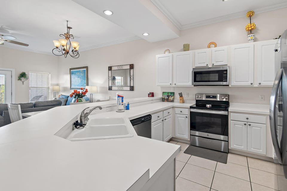 Condo, Multiple Beds (Pavilion Palms 205B) | Private kitchen | Oven, toaster