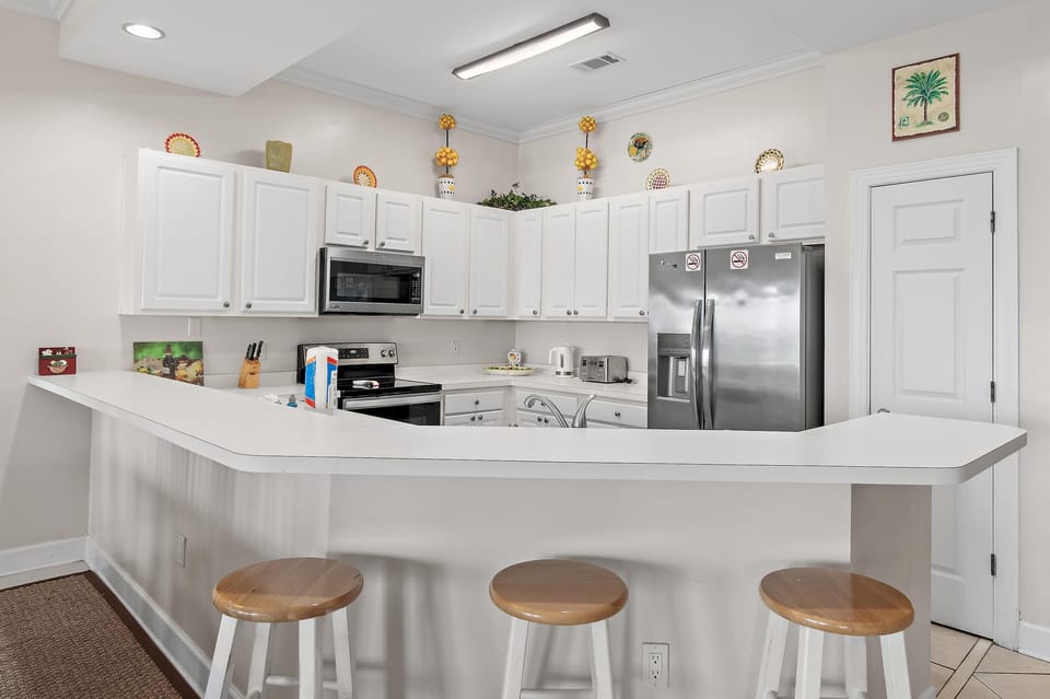 Condo, Multiple Beds (Pavilion Palms 205B) | Private kitchen | Oven, toaster