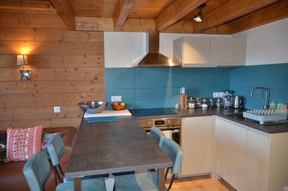 Apartment Le Serac | Private kitchen | Oven, dishwasher, toaster, freezer