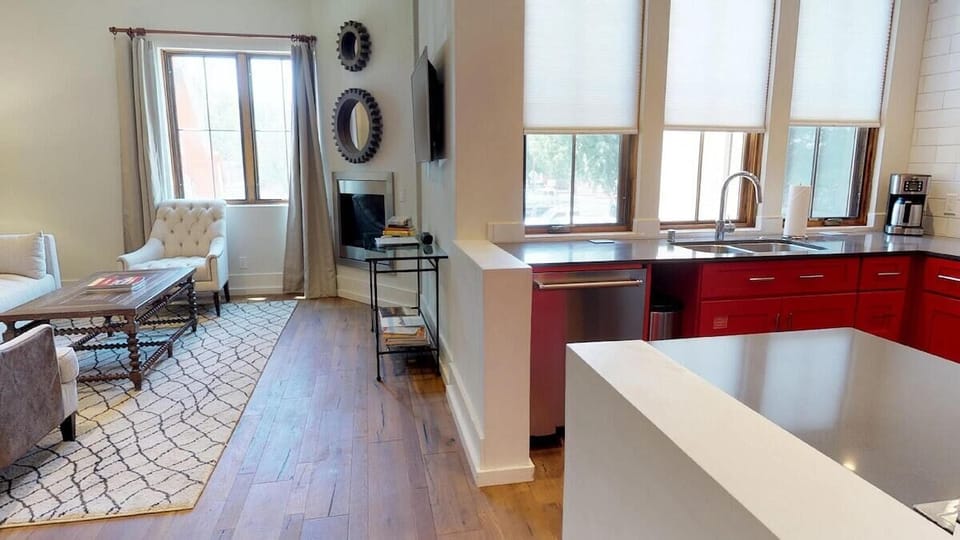Open kitchen to dining layout