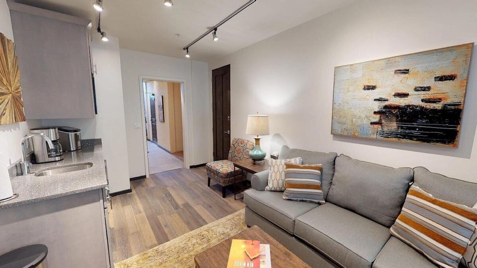 High quality furnishings and hardwood floors