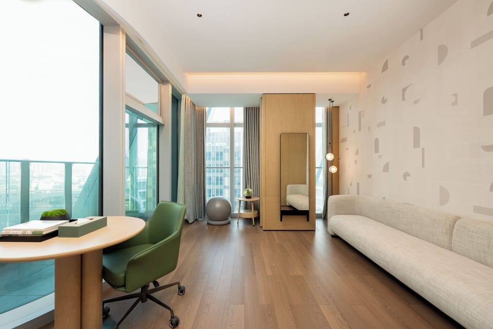 King Suite Smart Fitness Mirror | View from room
