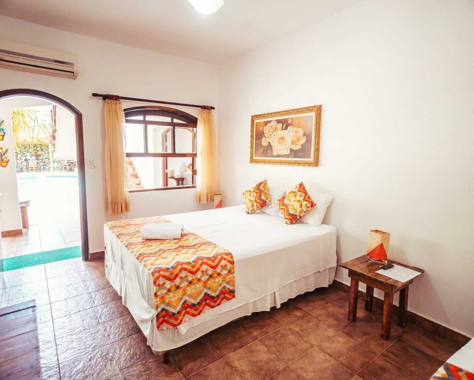 Classic Triple Room | Desk, laptop workspace, free WiFi