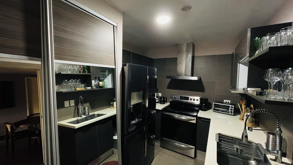 Cocina completamente equipada. Fully equipped kitchen.