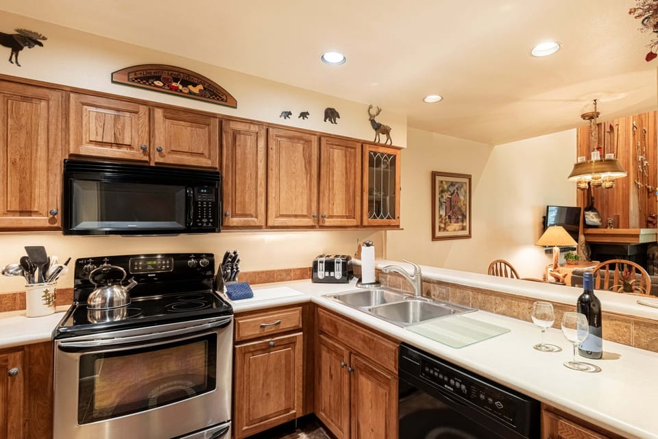 Fully Equipped Kitchen with Stainless Steel Appliances