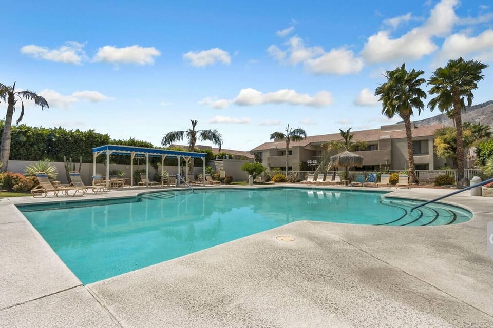 The second  pool area.