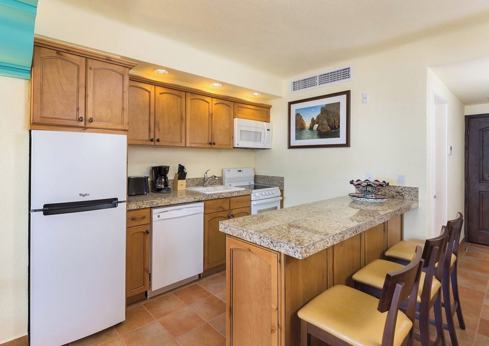 Condo, 1 Bedroom, Kitchen, Ocean View | Private kitchen | Full-size fridge, microwave, oven, stovetop