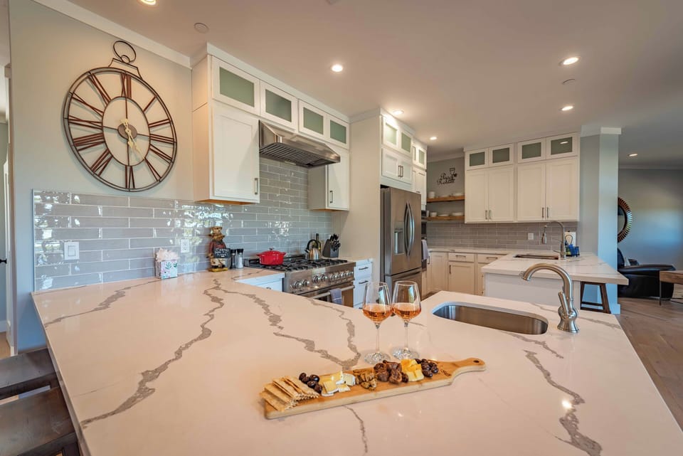 House, Multiple Beds, Fireplace | Private kitchen