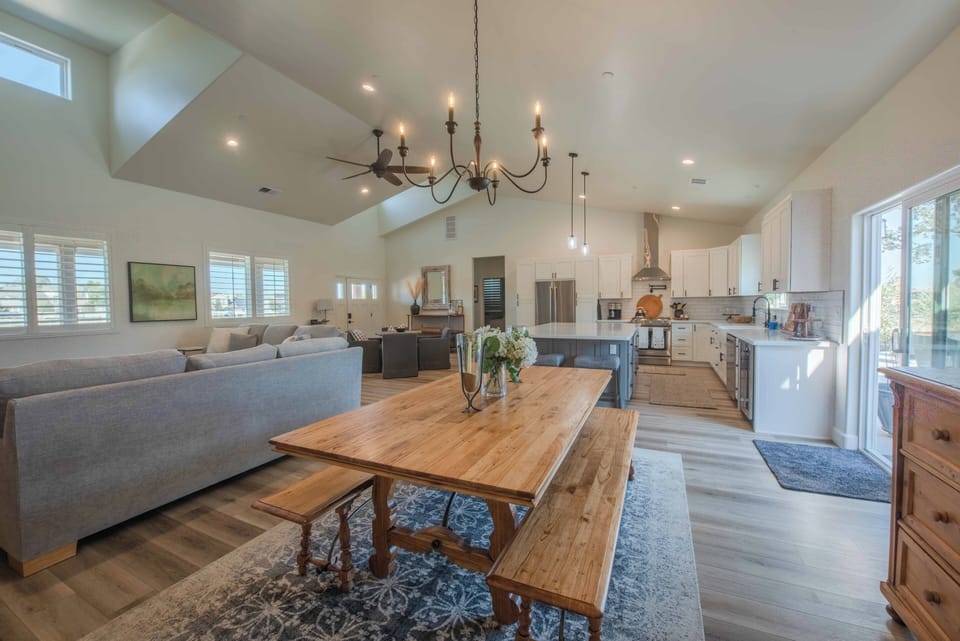 House, Multiple Beds, Pool Access, Pool View (Memory M'Acres) | Interior