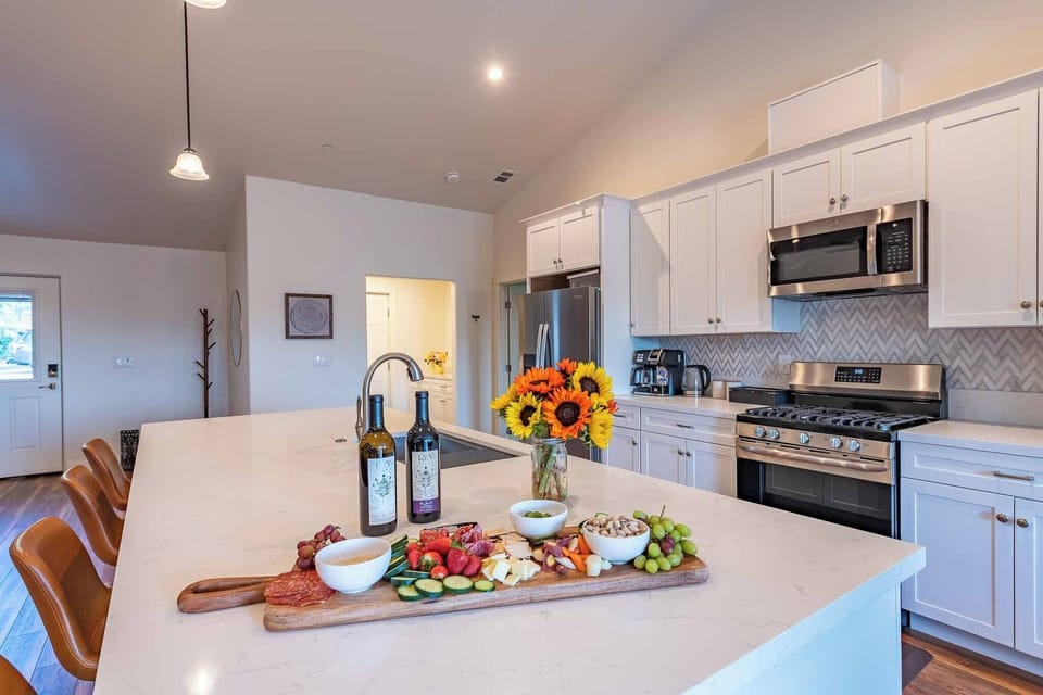 House, Multiple Beds, Patio, Garden View (Blue Moon Escape) | Private kitchen | Coffee/tea maker