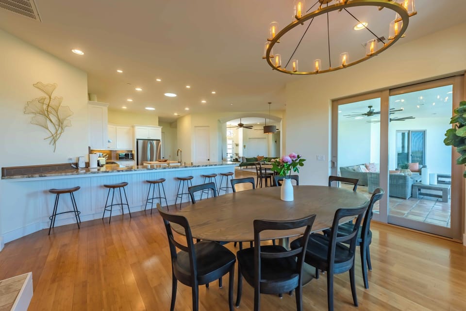 House, Multiple Beds, Pool Access, Pool View (Blue Oak Oasis @ Lake Naci) | Dining