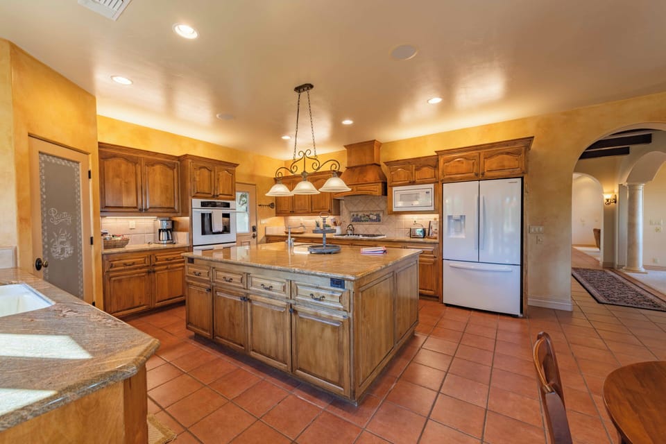 House, Multiple Beds, Hot Tub, Pool View (Paso Palacio) | Private kitchen
