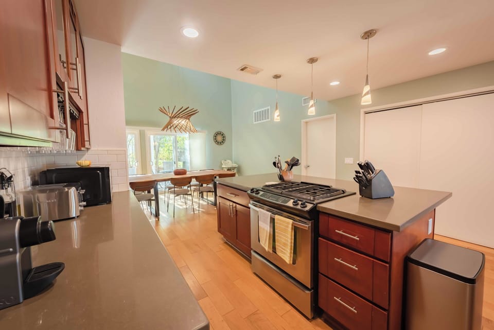 House, Multiple Beds, Hot Tub, Garden View (Casa del Lago) | Private kitchen | Coffee/tea maker
