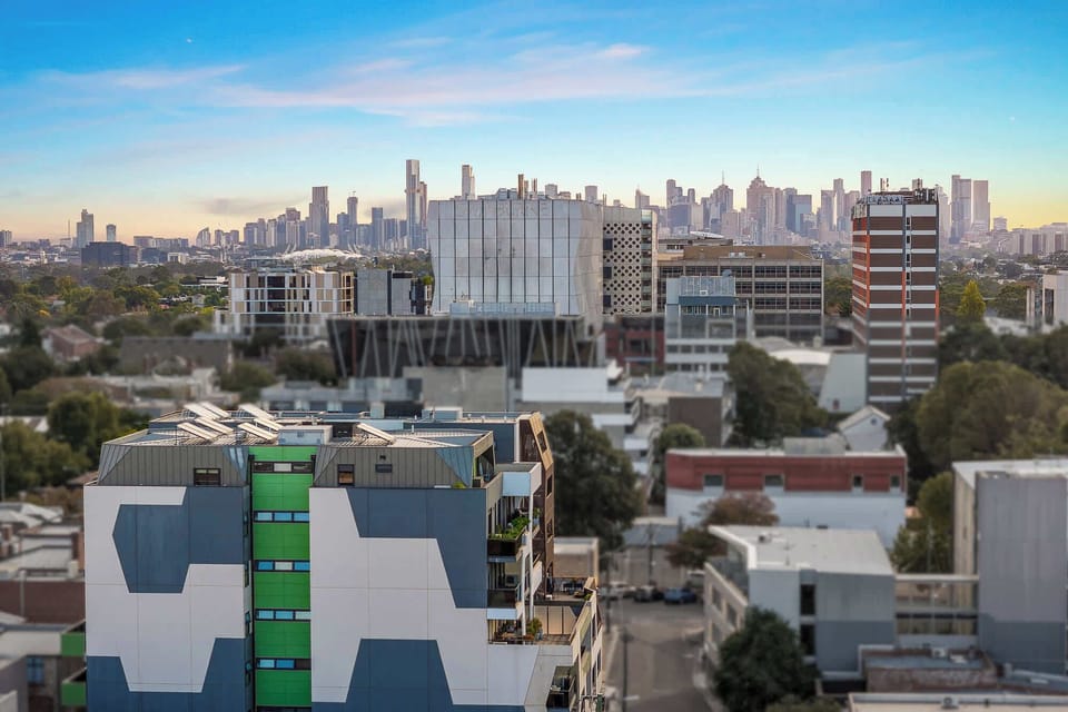 Property location, conveniently connected with the Melbourne CBD