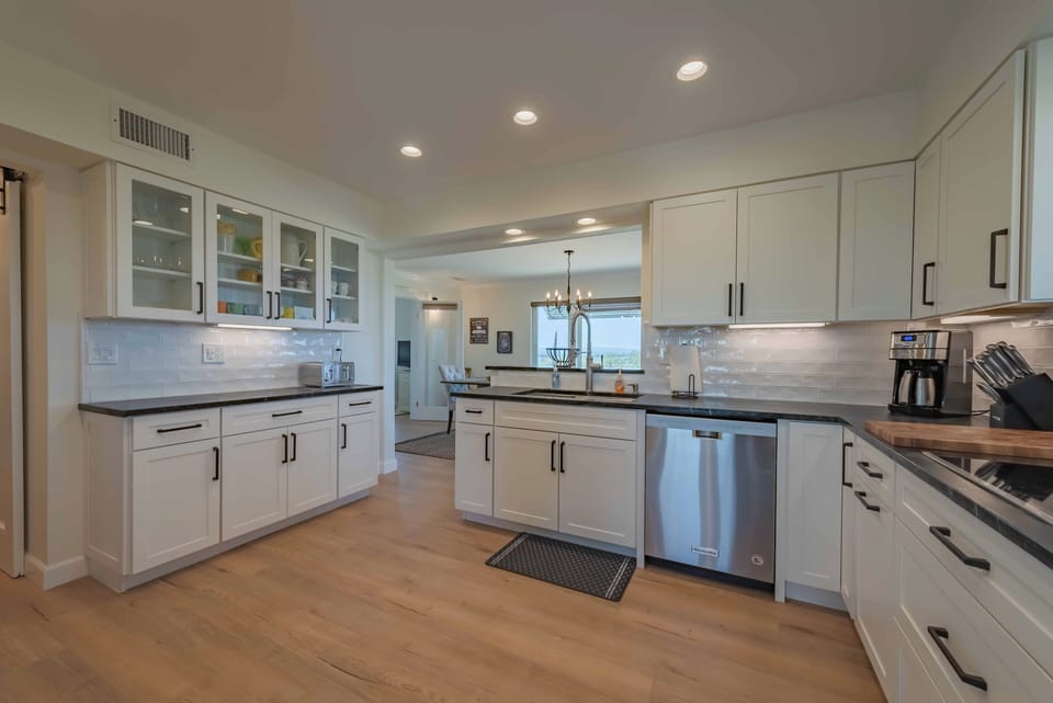 House, Multiple Beds, Pool Access, Garden View (Hidden Acre Vineyard Estate) | Private kitchen | Coffee/tea maker