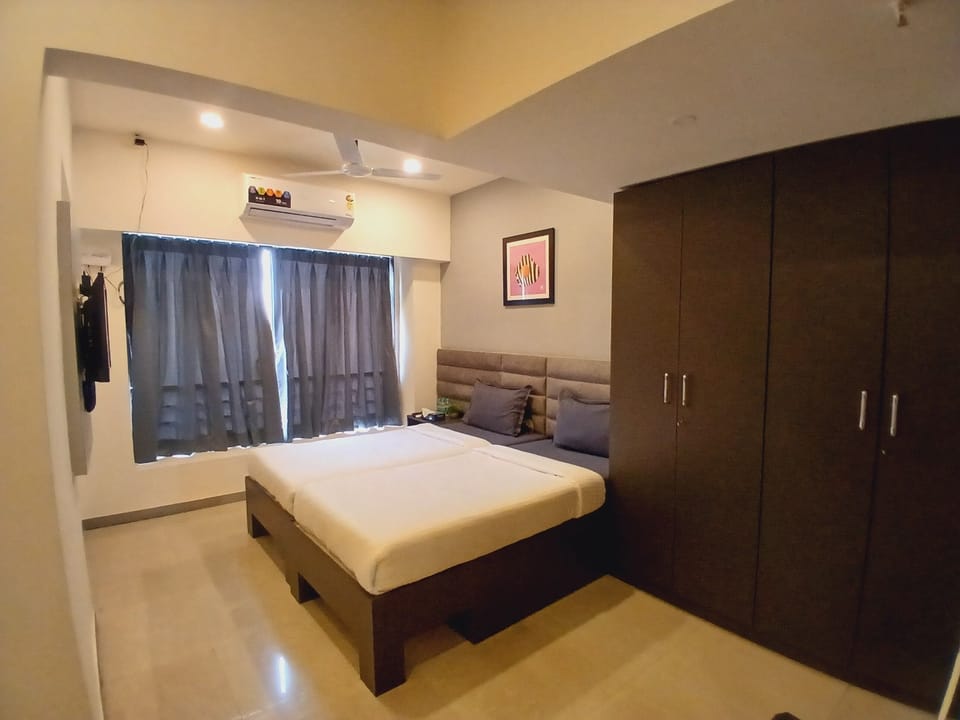 Studio, City View | In-room safe, desk, laptop workspace, blackout drapes