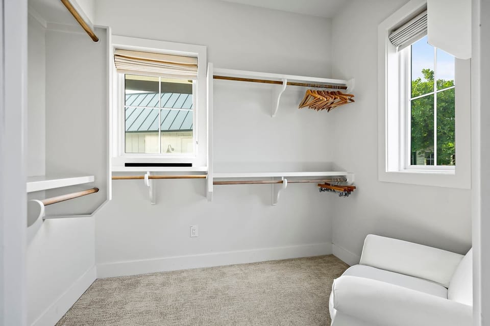Full Bathroom 1