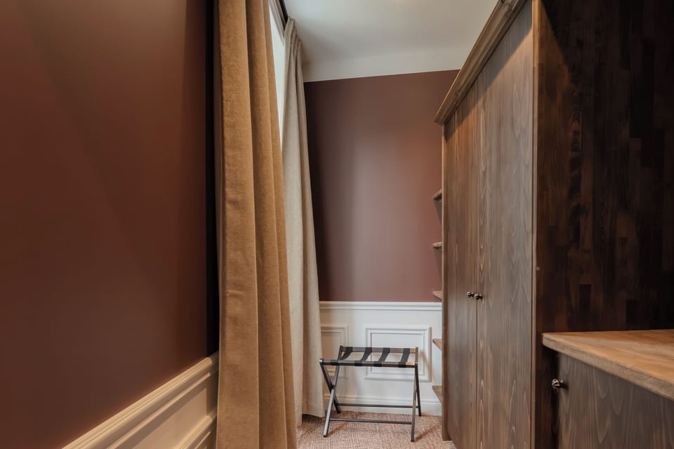 Comfort Double or Twin Room | Wardrobe