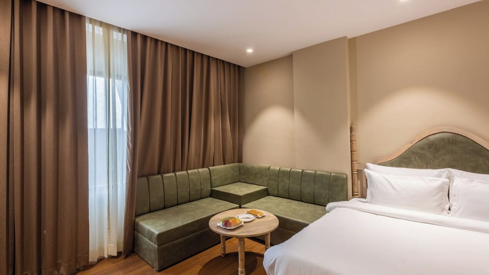 Premium bedding, in-room safe, iron/ironing board (on request)