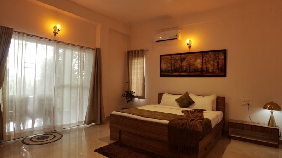 Basic Double Room, Balcony, City View | Bed sheets