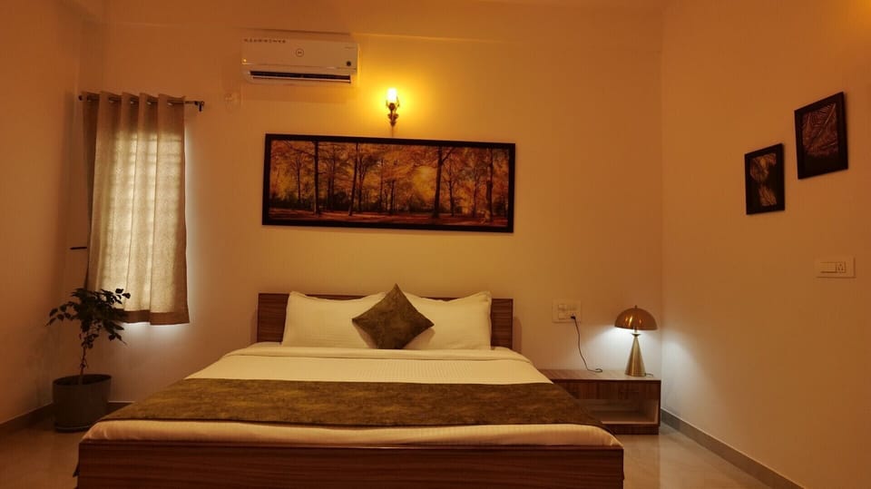 Basic Double Room, Balcony, City View | Bed sheets