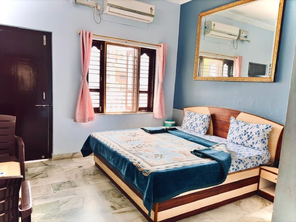 Deluxe Room, Balcony | Free WiFi