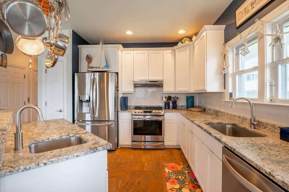 Gorgeous Fully Equipped Kitchen