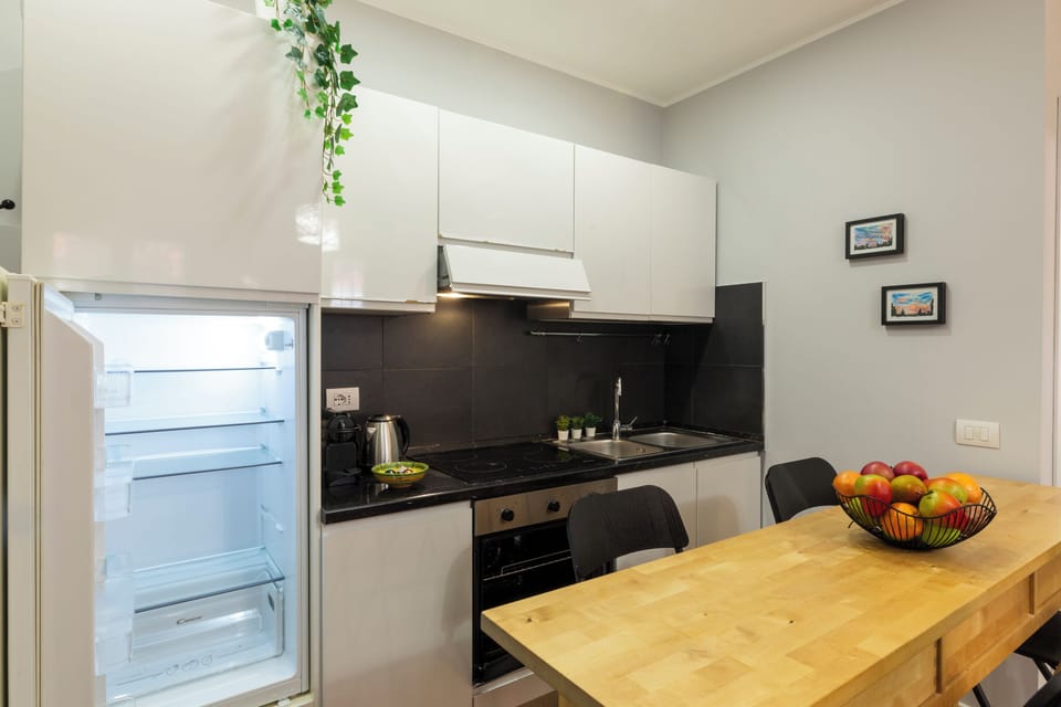 Classic Condo | Private kitchen | Full-size fridge, microwave, oven, stovetop