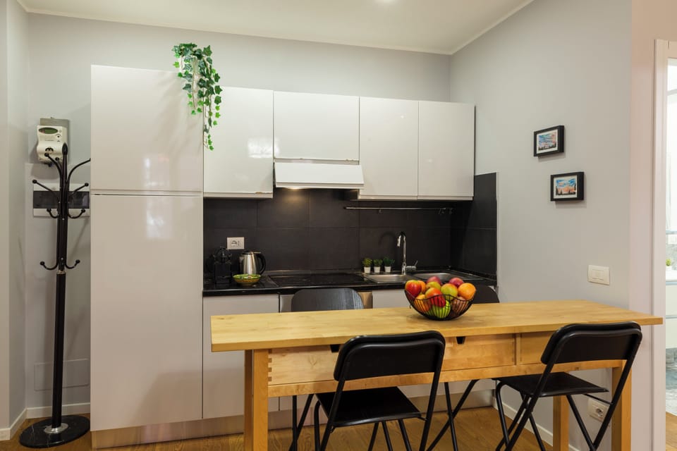 Classic Condo | Private kitchen | Full-size fridge, microwave, oven, stovetop