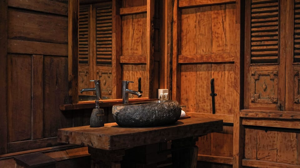 Standard Double Room, Garden View | Bathroom | Towels, soap, shampoo, toilet paper