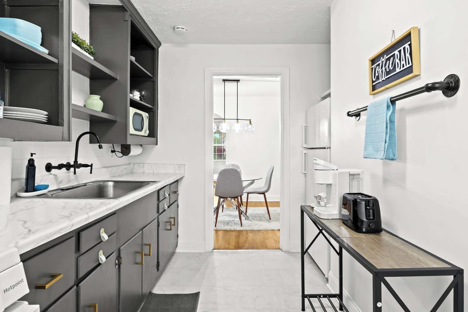 Kitchen: Unit 3 - Fully-equipped kitchen with all the essentials for a cozy meal at home.