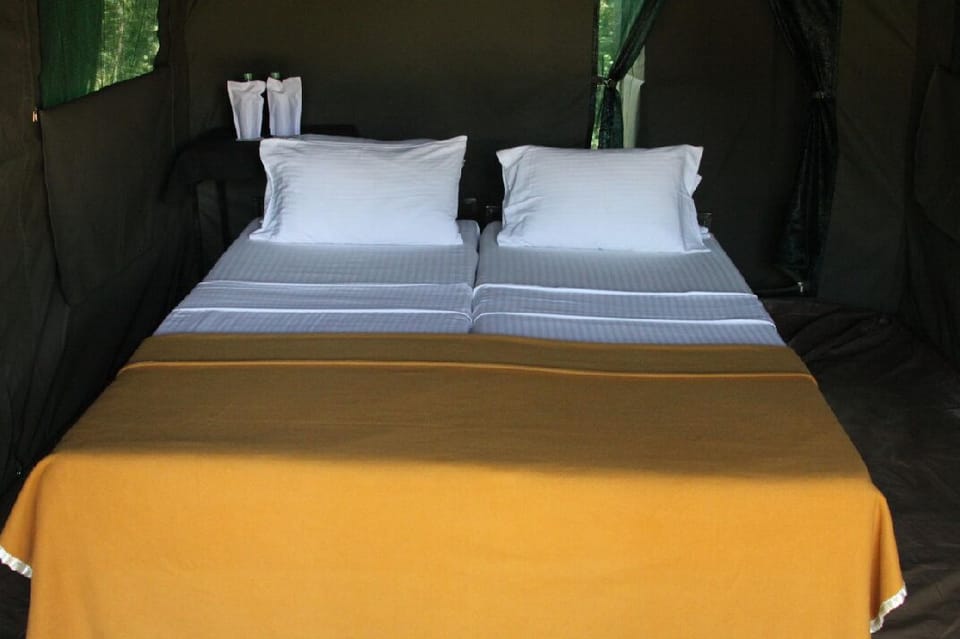1 bedroom, memory foam beds, individually furnished, laptop workspace
