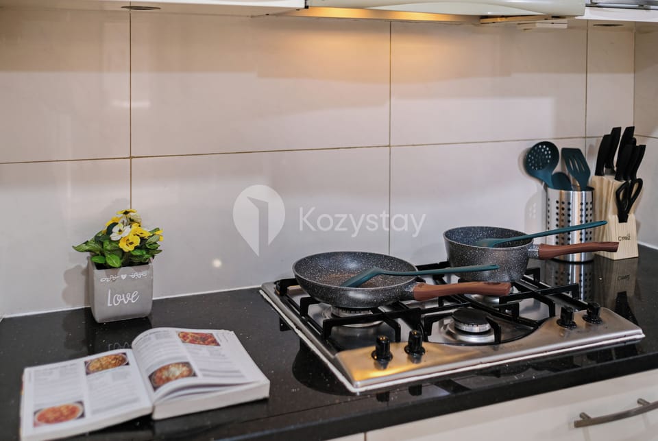 Apartment, 2 Bedrooms, City View | Private kitchen
