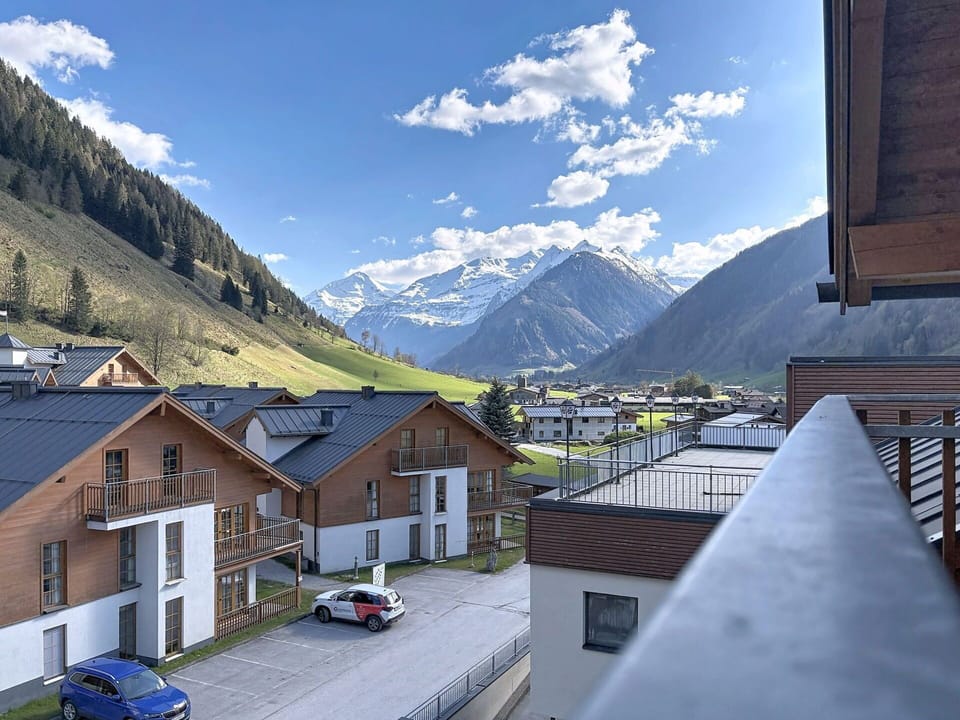 Mountain Range, Valley, Slope, Hill Station, Alps, Ridge, Mountain Village, Glacial Landform, Snow, Winter