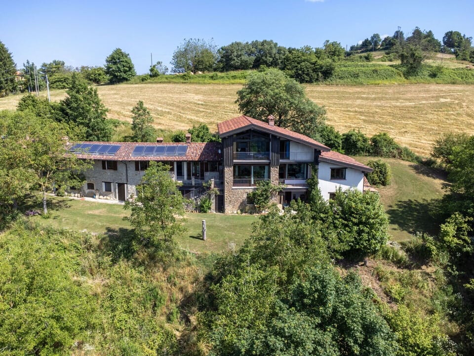 Shrub, Home, Architecture, House, Landscape, Residential Area, Rural Area, Land Lot, Roof