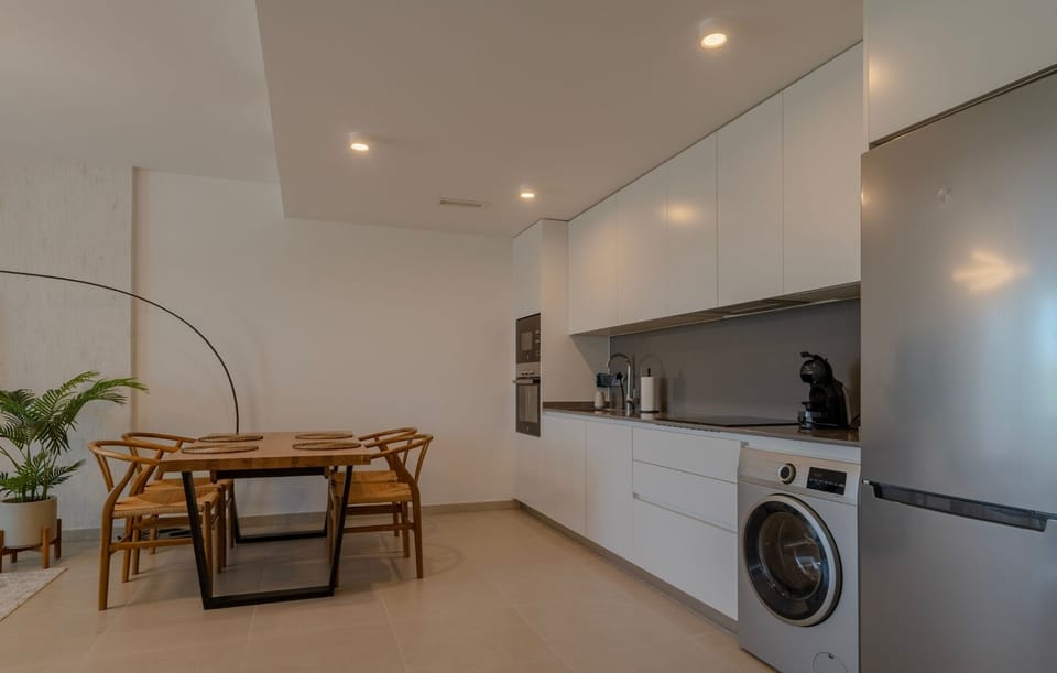 Kitchen & dining