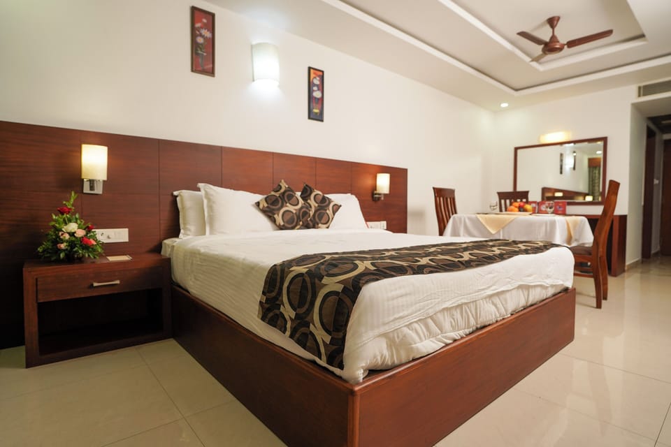 Double Room, City View | Desk, laptop workspace, iron/ironing board, free WiFi