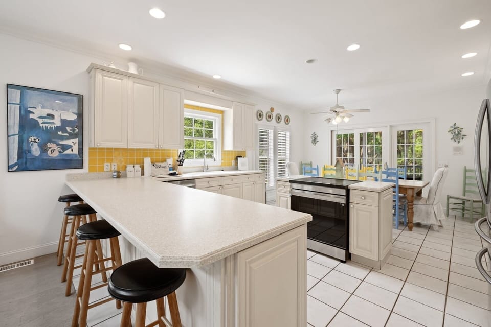 House, 5 Bedrooms | Private kitchen | Coffee/tea maker, fridge, oven, toaster