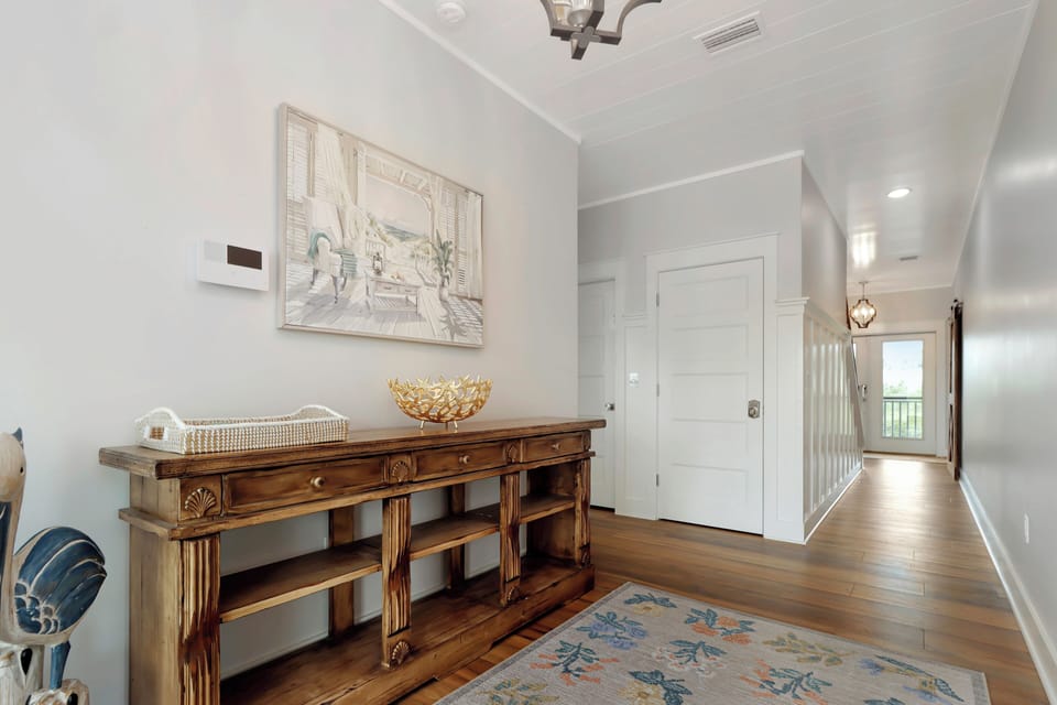 Main Floor Entrance with View of Door to Back Deck